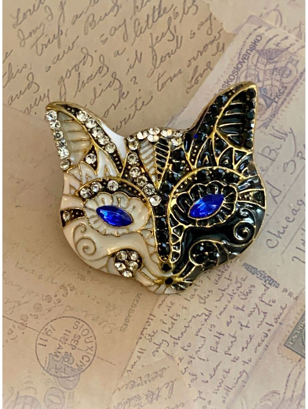 Stunning Cat Face Brooch with Blue Gemstone Eyes & Rhinestone Detail